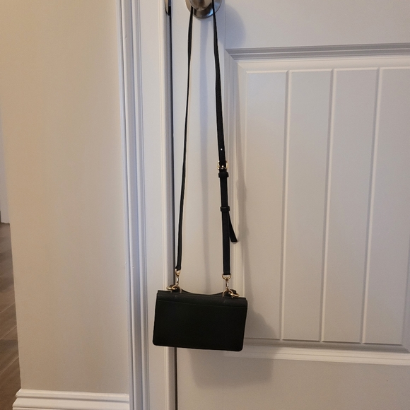 Michael kors wallet with chain - Picture 2 of 5